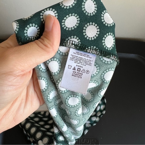 Ann Taylor Green Patterned Sleeveless Career Tank Top - Picture 5 of 5